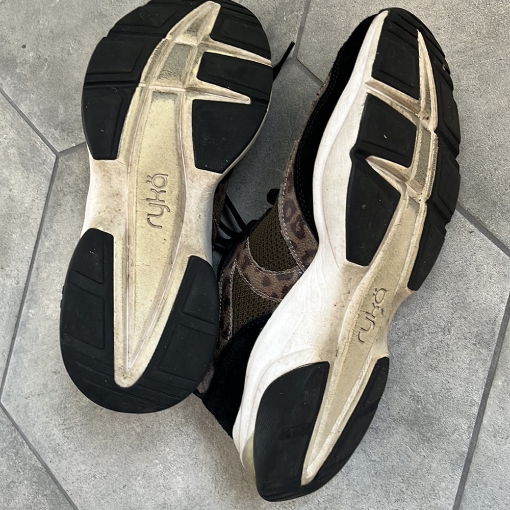 Ryka walking shoe 8.5 - Picture 4 of 11